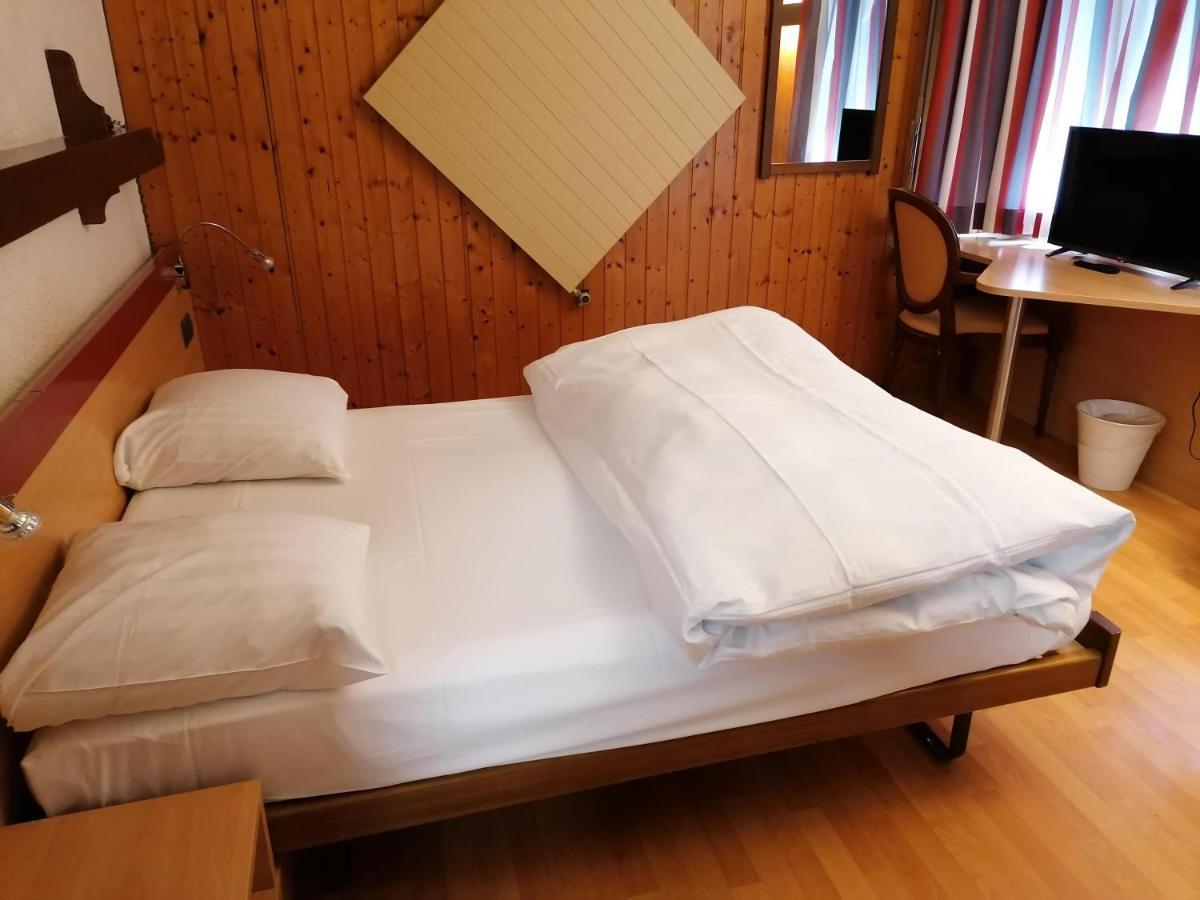 Hotel Du Stand 2*